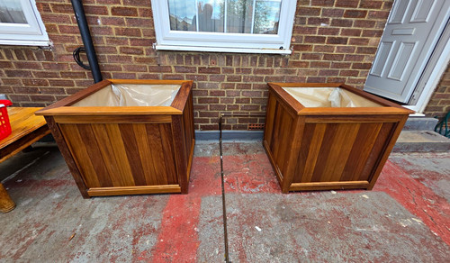 Large brown wooden - 2x,